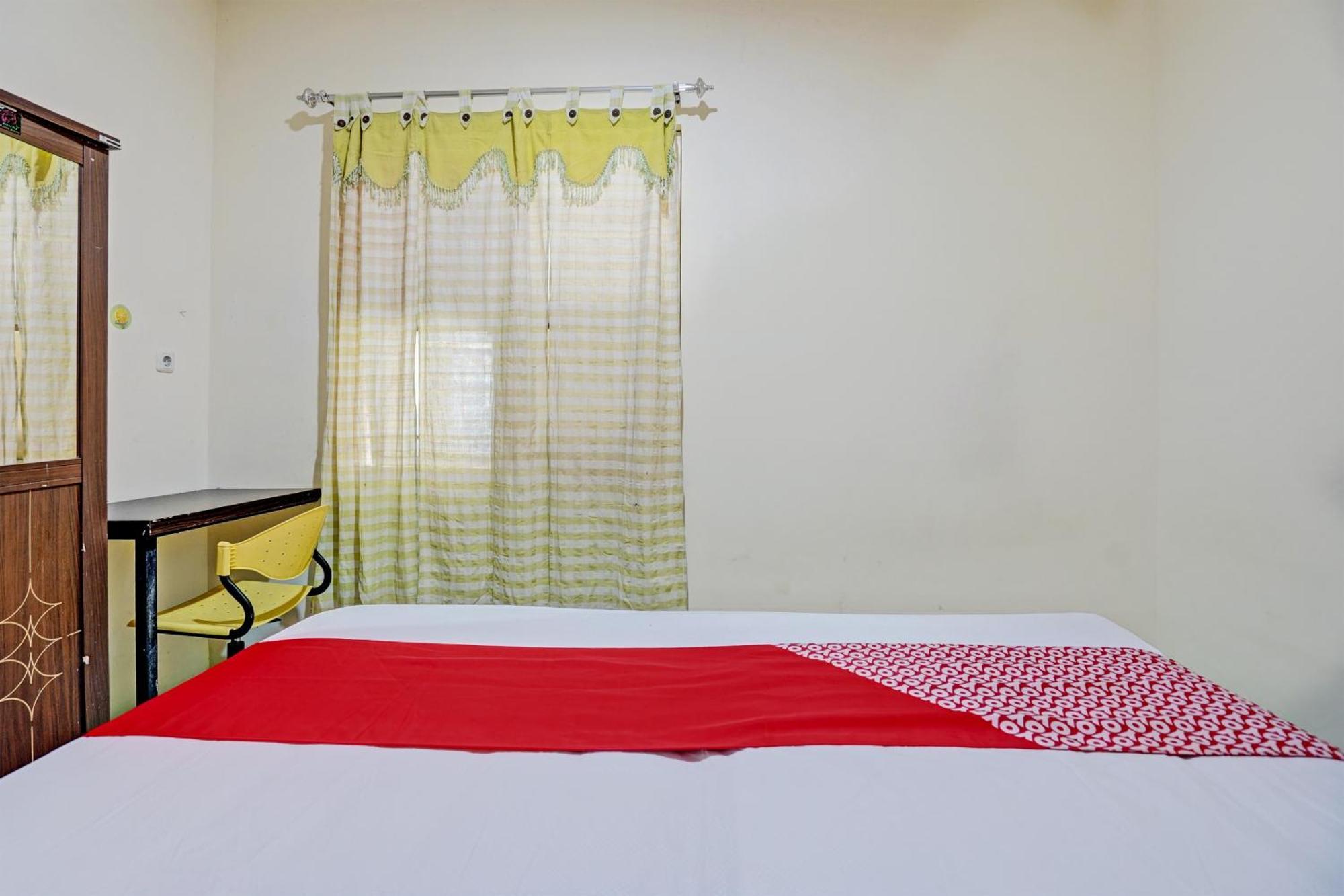 Oyo 93112 Garden Homestay 3 Merlion Сурабая Екстер'єр фото