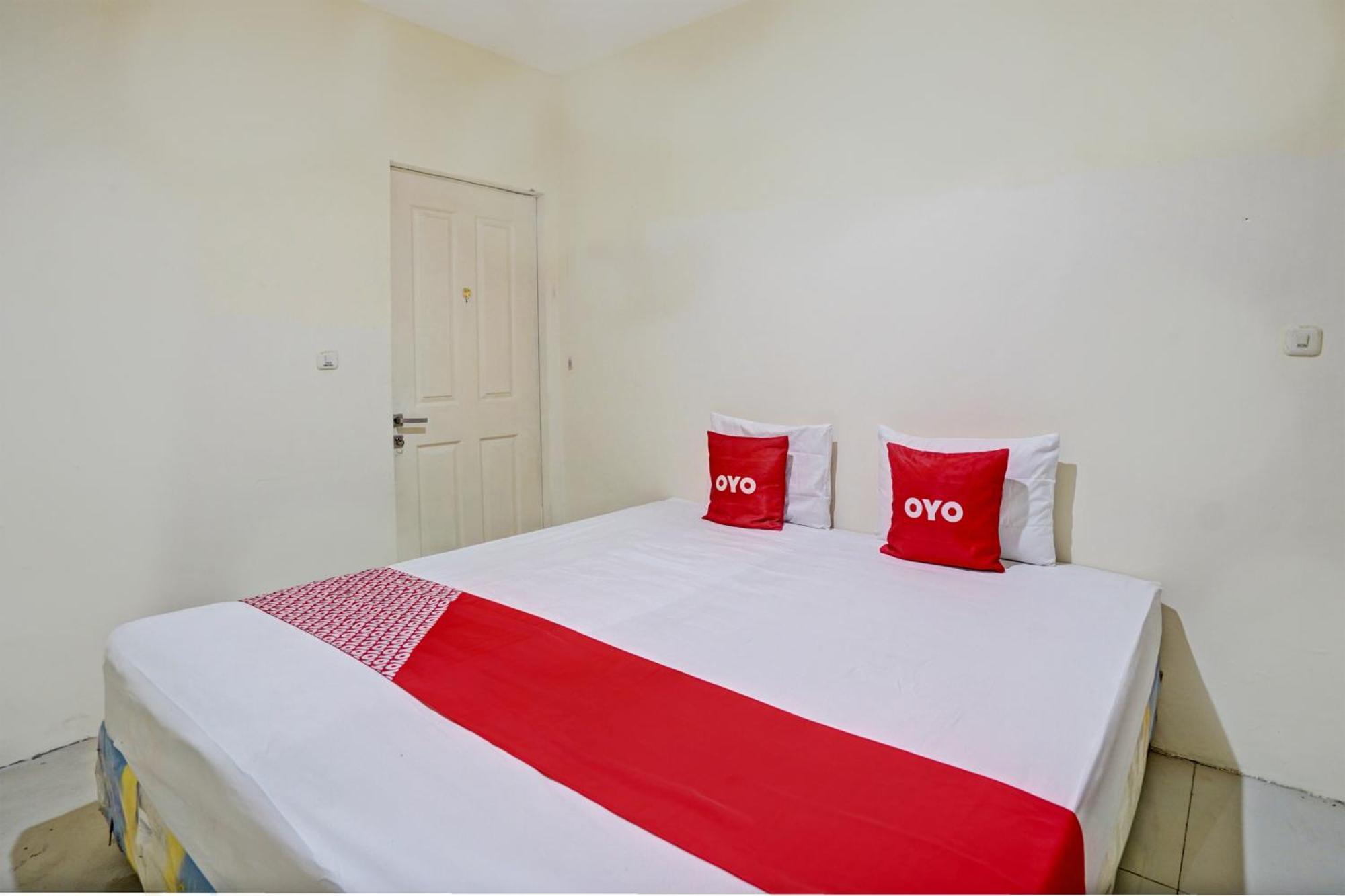 Oyo 93112 Garden Homestay 3 Merlion Сурабая Екстер'єр фото